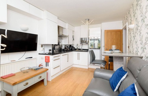 Pelynt House | Beautiful one bedroom apartment with fabulous sea views.