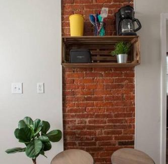 Mount Washington Apartment | Beautiful One Bedroom City Oasis