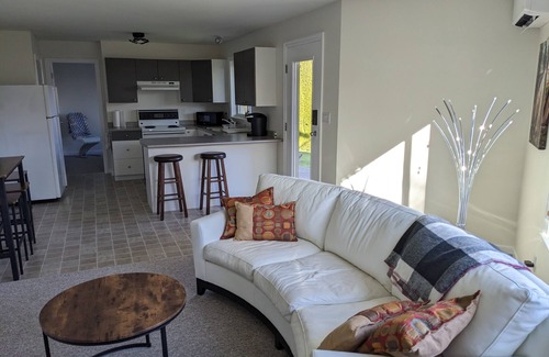 Victoria House | Beautiful one bedroom suite close to biking trail and 5 mins drive to a lake.