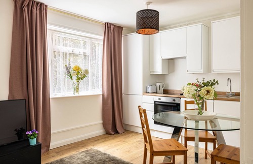 Town Apartment | Beautiful one bedroom flat with a garden in Fulham