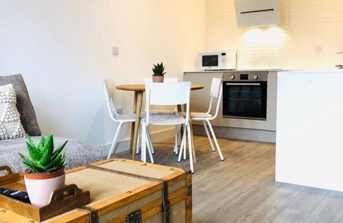 Arbroath Apartment | Beautiful One Bedroom Apartment with additional Sofa Bed, Arbroath centre.