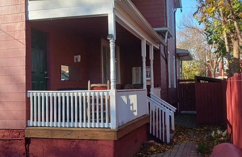 Corn Hill Apartment | Beautiful one bedroom in historic Corn Hill.