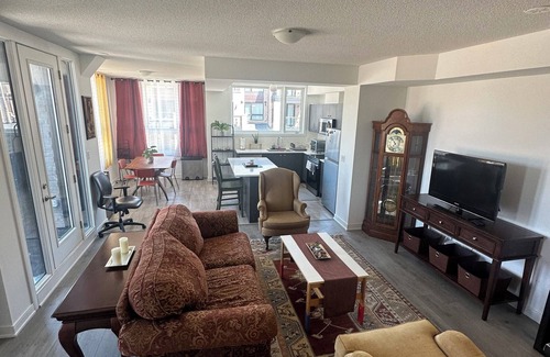 Barrie House | Beautiful Open-Concept Townhome