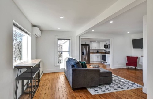 Augusta Apartment | Beautiful Open Concept 1 bedroom