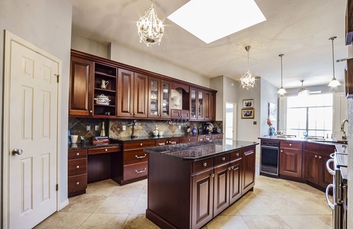 Riverplace House | Beautiful Open Floorplan Home with Pool few min drive to Lake Austin & Travis