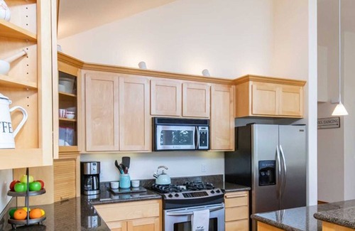 Manzanita House | Beautiful Oregon Coast, dog-friendly home blocks to the beach!