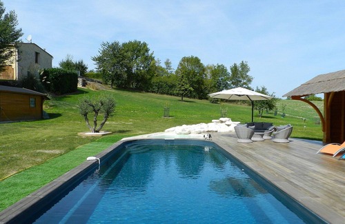 Monflanquin House | Beautiful private villa for 8 guests with WIFI, private pool, TV, terrace, pets allowed and park.