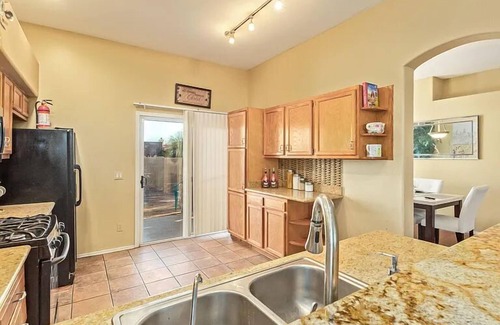 Maryvale Village House | Beautiful palace 1 mile from State Farm Stadium