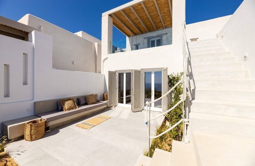 Chrissi Akti Villa | Beautiful Paros Villa | Villa Katherine | 5 Bedrooms | Access to Pool &.