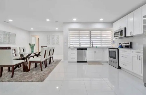 Sunrise House | Beautiful & Peaceful 4 Bedroom Home With a Pool
