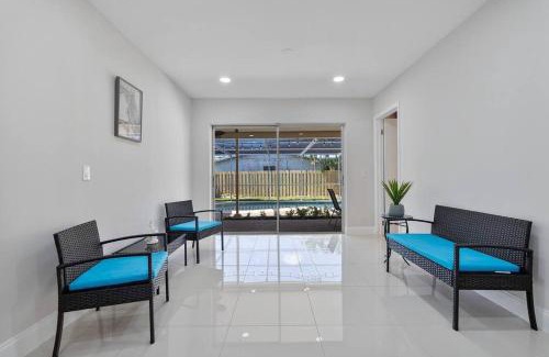 Sunrise House | Beautiful & Peaceful 4 Bedroom Home With a Pool