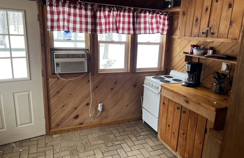 Northland Cabin | Beautiful, Peaceful cabin off trail 33, on 292 acres.