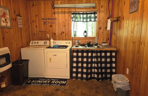 Northland Cabin | Beautiful, Peaceful cabin off trail 33, on 292 acres.