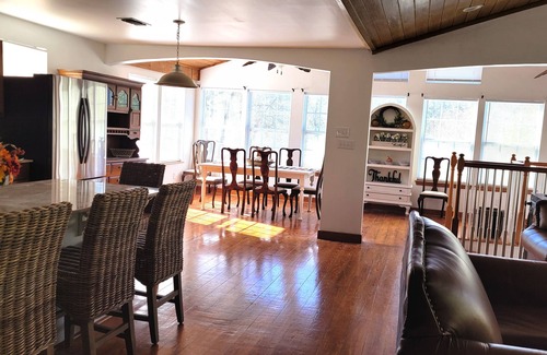 Covington House | Beautiful, peaceful country guest house with pond