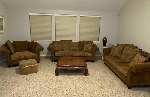 Madera Villa | Beautiful peaceful desirable home in Madera Rancho