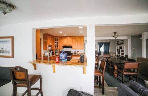 Bellamy House | Beautiful & Peaceful House Overlooking the River. Pets Welcome! Kayaks and Dock