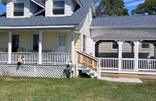 Fishing Creek House | BEAUTIFUL PEACEFUL, SCENIC, ENJOY CRABS N FISH MEMORABLE, FREE TOUR OF AREA!
