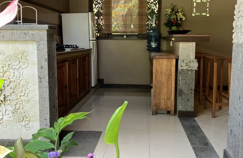 Penestanan Villa | Beautiful, Peaceful Villa/Excellent Location/Wonderful Balinese Staff