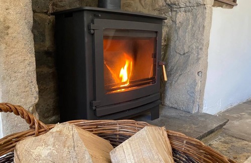 Froggatt House | Beautiful Peak District Cottage with Hot Tub