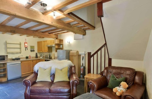 Crowdecote Cottage | Beautiful Peak District country cottage sleeping three people