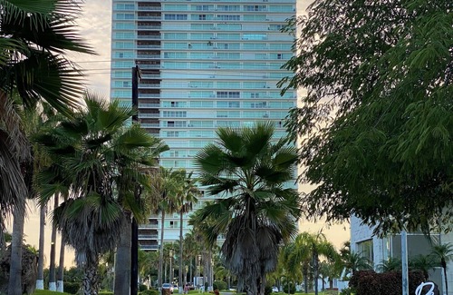 Cerritos Apartment | Beautiful Peninsula 3 Bedrooms Beachfront