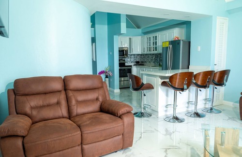 St.Bran's Burg Apartment | Beautiful Penthouse Apartment overlooking the Ocean.