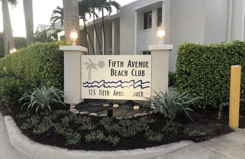 Old Naples Condo | BEAUTIFUL, PERFECT LOCATION ON 5TH AVENUE~1.5 BLOCK FROM BEACH, DINING, SHOPPING