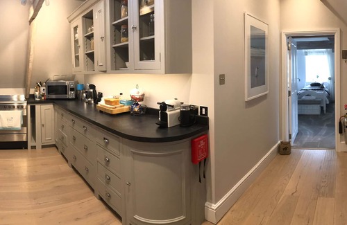 Curry Rivel House | Beautiful Period Property Sleeps 5 + 1 child