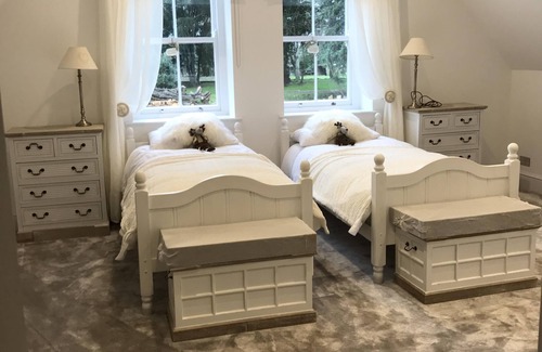 Curry Rivel House | Beautiful Period Property Sleeps 5 + 1 child