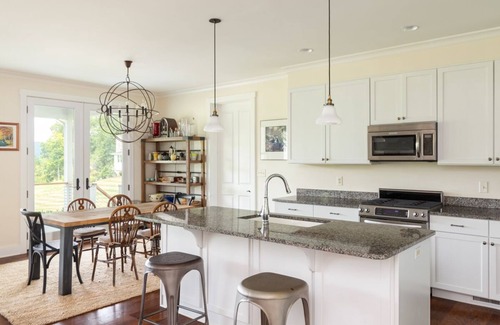 Valley Springs House | Beautiful Pet-Friendly Home with Breathtaking mountain views and WiFi