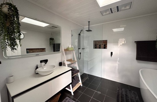 Mittagong Cottage | Beautiful pet friendly accommodation in Mittagong's blue ribbon precinct