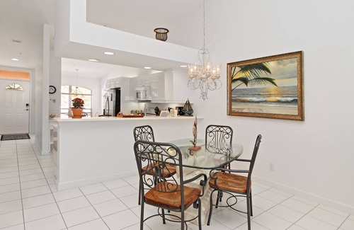 Naples Condo | Beautiful Pet Friendly Condo-close to everything! Prof. cleaned and sanitized.