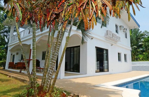 San Pedro Villa | Beautiful villa with pool 3000 sqm tropical garden