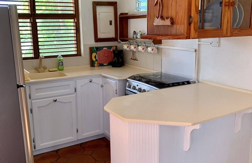 Sunset Crest House | Beautiful Plumbago Villa - walk to everything!