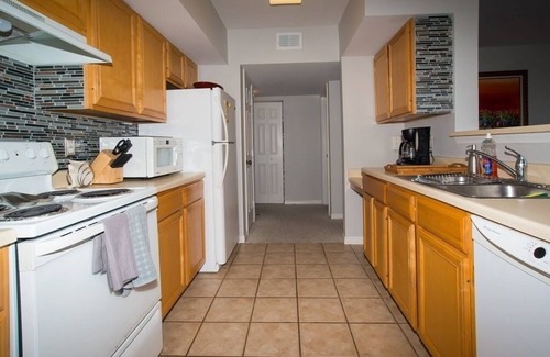 Sarasota Condo | Beautiful pool great location near to the beach. Special Prices for Nov and Dec!