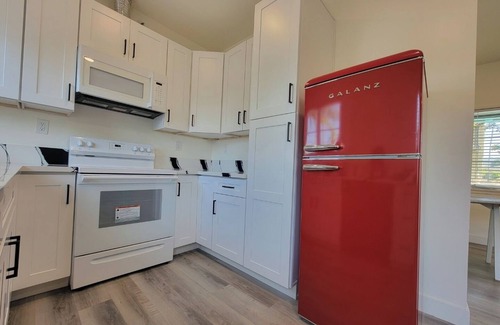 West Covina House | Beautiful Pool House w/Swimming Pool & Parkings
