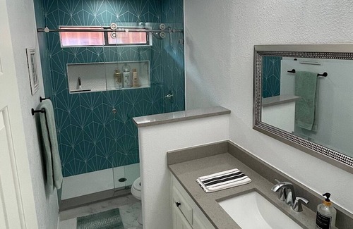 Bedford House | Beautiful Pool n Spa Modern Home! Perfect for families and getaways