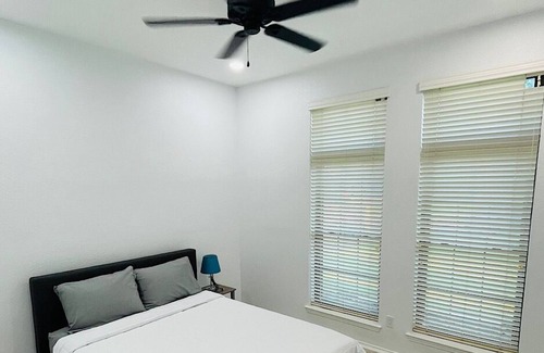 Bedford House | Beautiful Pool n Spa Modern Home! Perfect for families and getaways