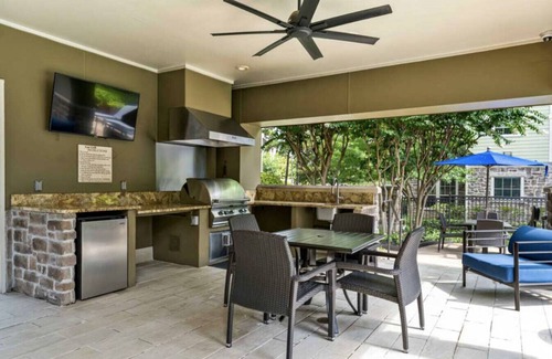 Grogan's Mill Apartment | Beautiful Pool View 1 bedroom/1 bath condo in The