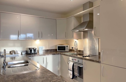 Porth Apartment | Beautiful Porth beach front 3 bedroom apartment