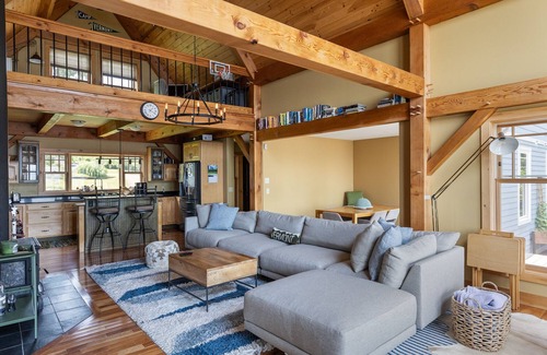 South Hero House | Beautiful post & beam lakefront getaway
