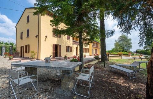 Castel Rocchero House | Beautiful private villa for 6 guests with WIFI, TV, patio and parking
