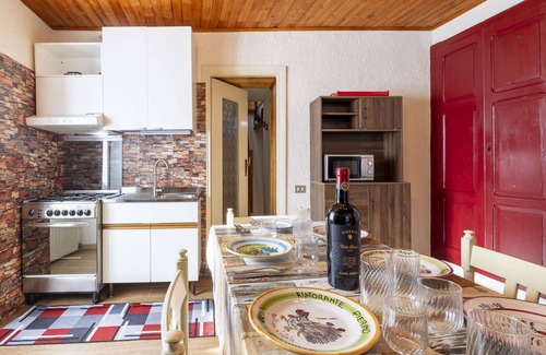 Villa di Tirano House | Beautiful private villa for 7 guests with WIFI, A/C, TV, patio and pets allowed