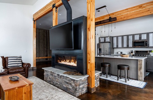 Porcupine Park House | Beautiful, private, perfectly located home for sleeping 16 guests comfortably!