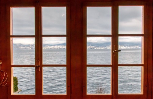 Aran House | Beautiful private villa for 8 guests with TV, terrace, panoramic view and parking