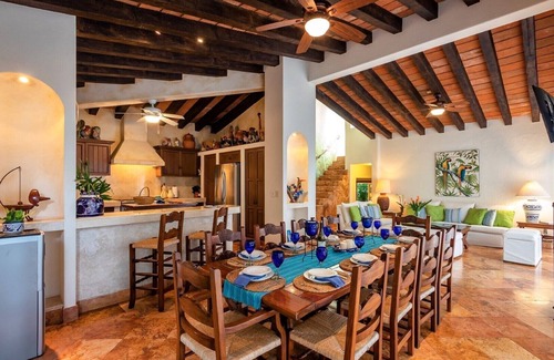 South Shore Hotel Area Villa | Beautiful Private Beachfront Villa Close to Town, Staff & Airport Transfers incl