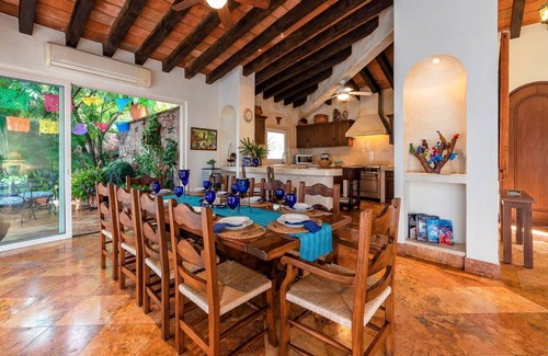 South Shore Hotel Area Villa | Beautiful Private Beachfront Villa Close to Town, Staff & Airport Transfers incl