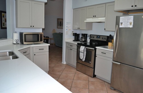 Chatham Park Villa | Beautiful private 3 bed villa with spa and amazing south facing lake view