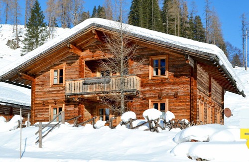 Untertauern House | Beautiful private villa for 17 guests with WIFI, TV, balcony and parking