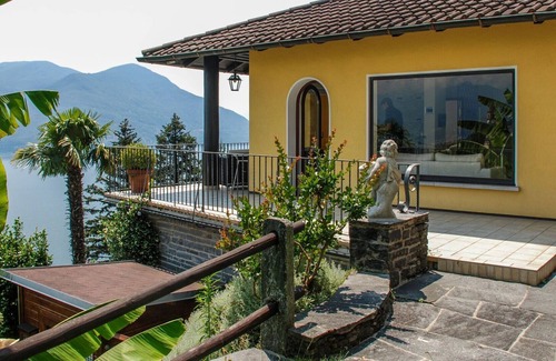 Porto Ronco House | Beautiful private villa for 6 guests with WIFI, private pool, TV, patio, panoramic view and park...